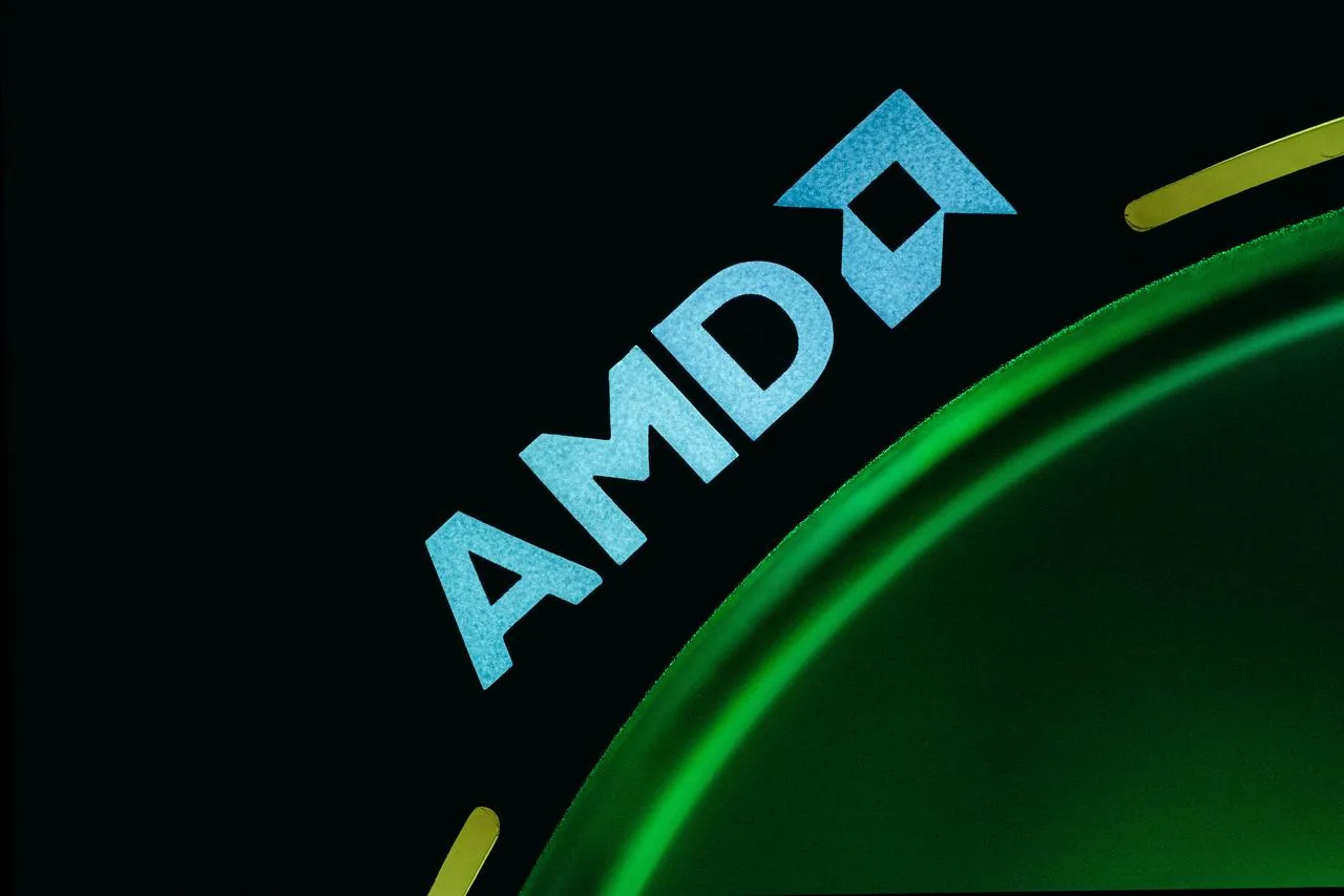 NVIDIA's Q3 Earnings Dominate: Can AMD's Cost-Effectiveness and Open-Source Strategy Break Through?