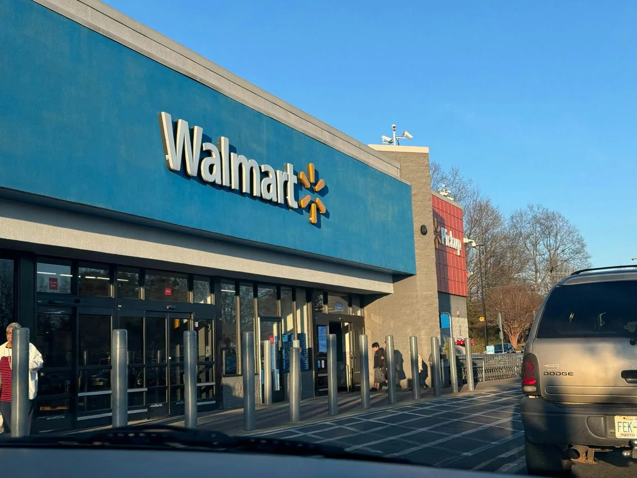 Walmart Q3 Earnings Surge 34%: EDLP Strategy & Omnichannel Growth Drive Outperformance