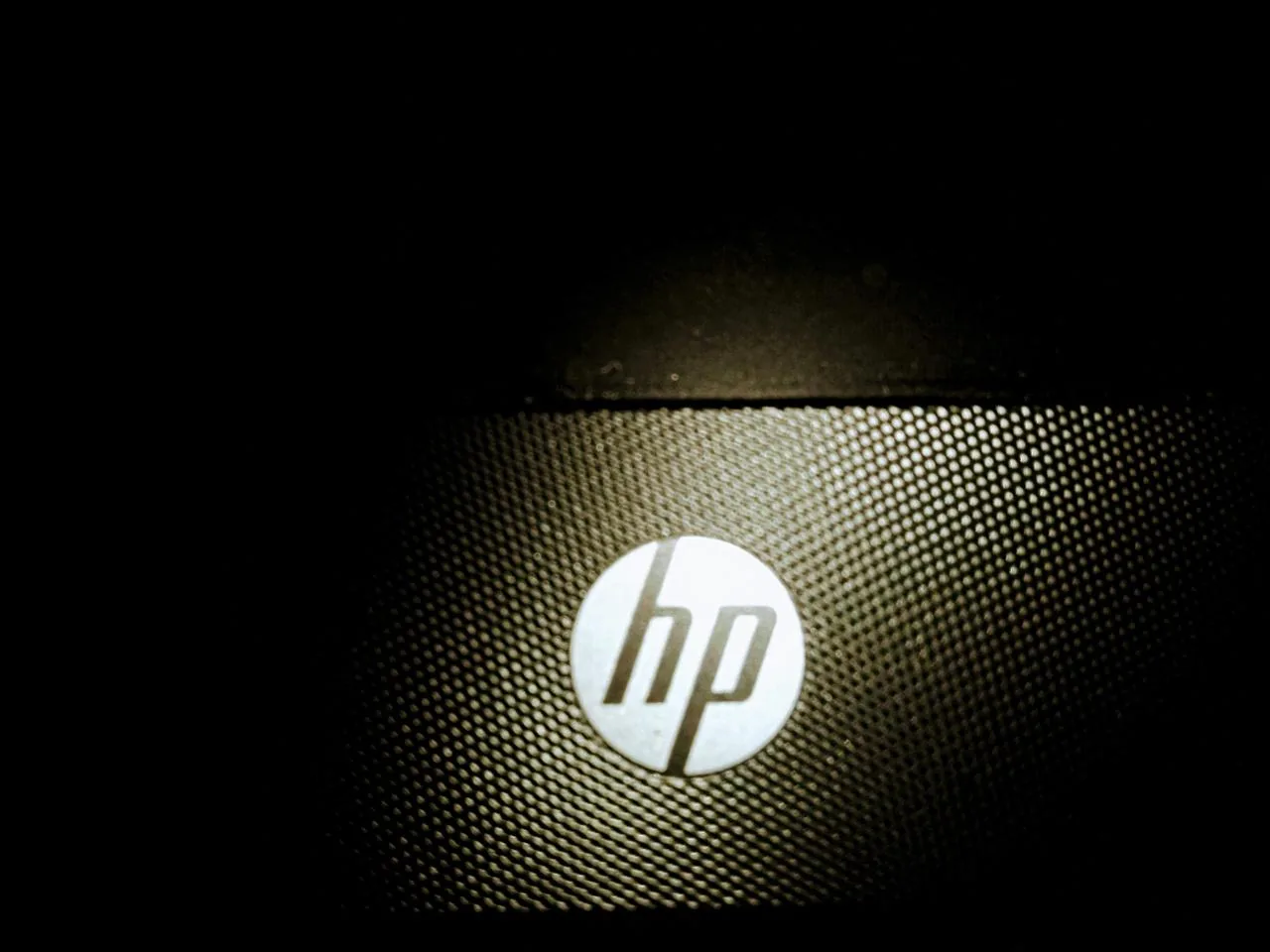 HP Launches Global Layoff Plan, Focusing on AI Transformation